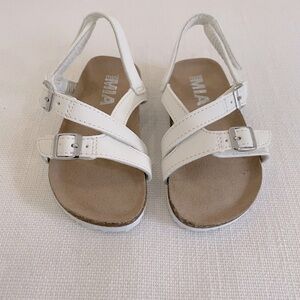 NWT Mini MIA White flat sandals for Toddler Girls in size 6 Toddler!